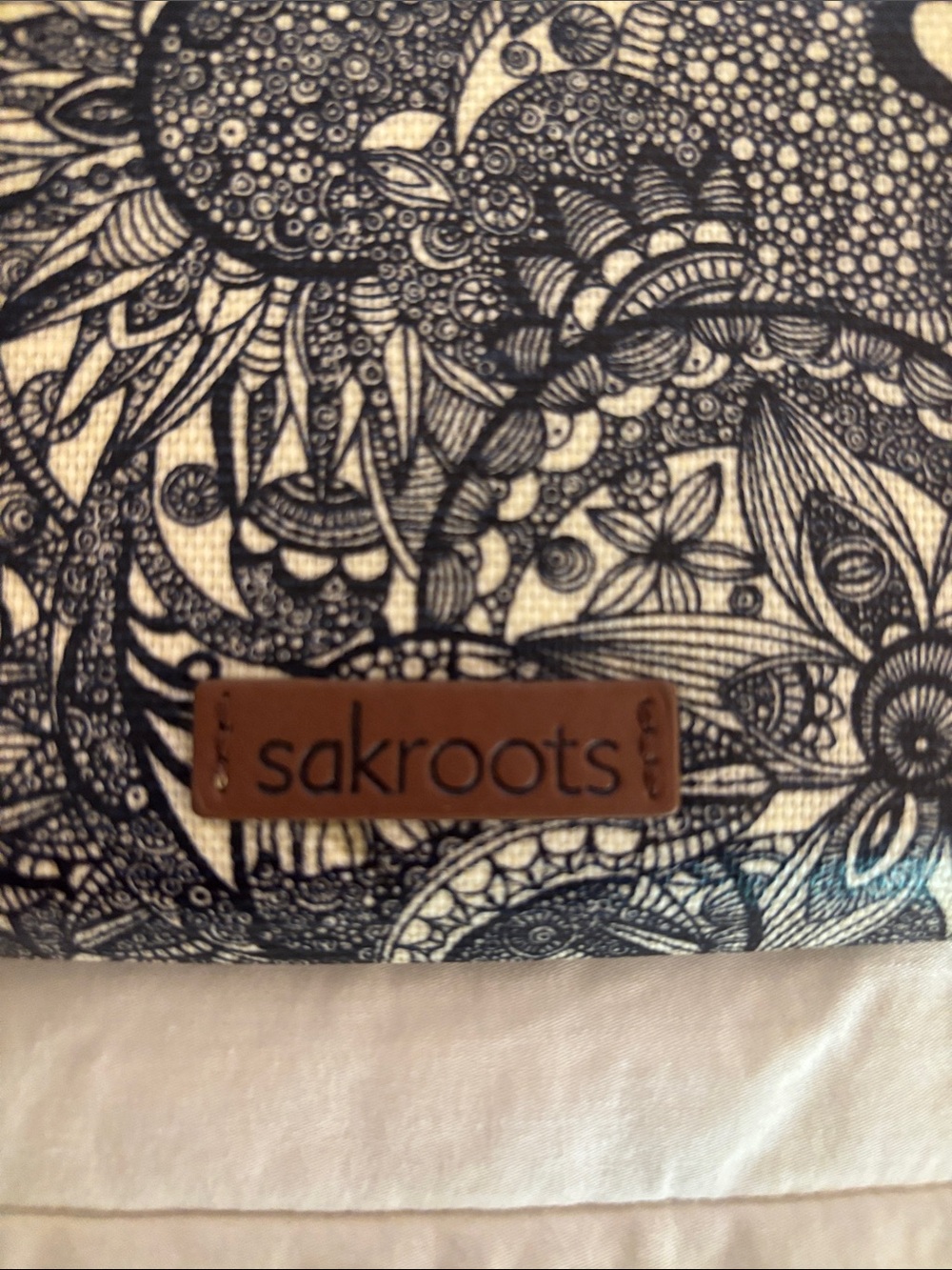 Sakroots Black & Cream Floral-Print Zip Wallet - Picture 2 of 5